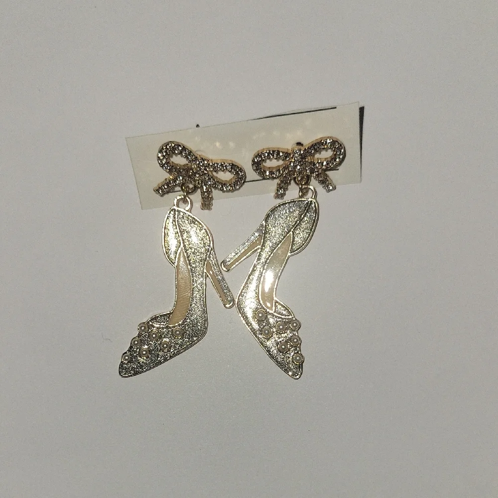 High Heel Shoes and Bow Earrings Gold and Silver - Picture 5 of 11
